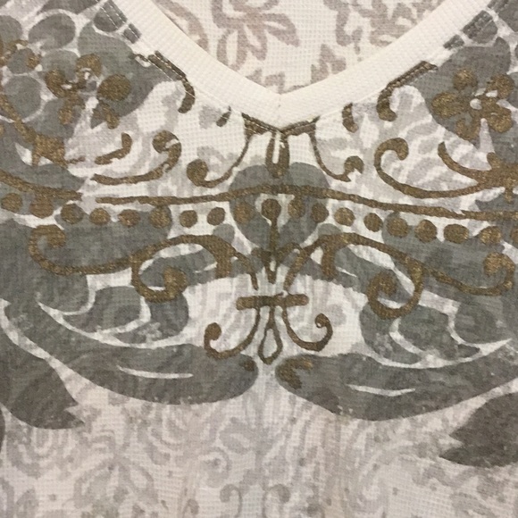 SOLD! Cute and Comfy Cabi Shirt in White, Gray & Copper - Picture 3 of 4